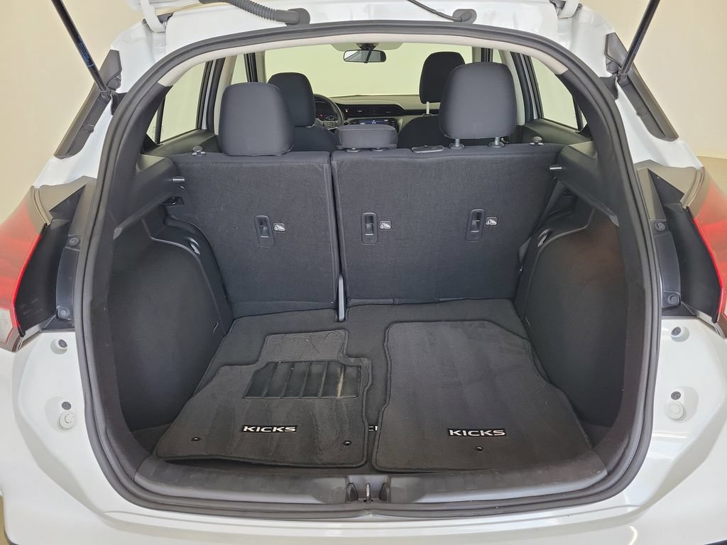 Used 2023 Nissan Kicks SV FWD image 11