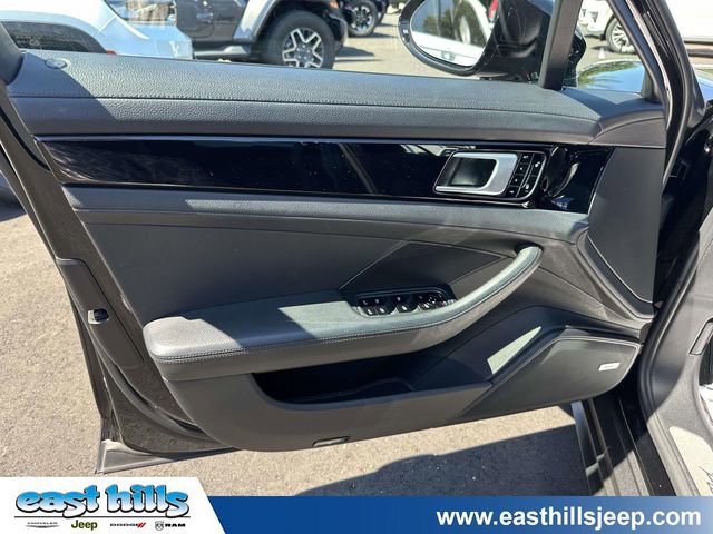 Used 2018 Porsche Panamera 4 AWD/4WD image 13