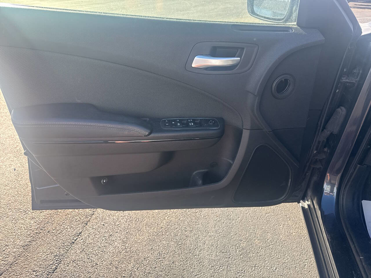 Used 2018 Dodge Charger SXT w/ Blacktop Package image 14