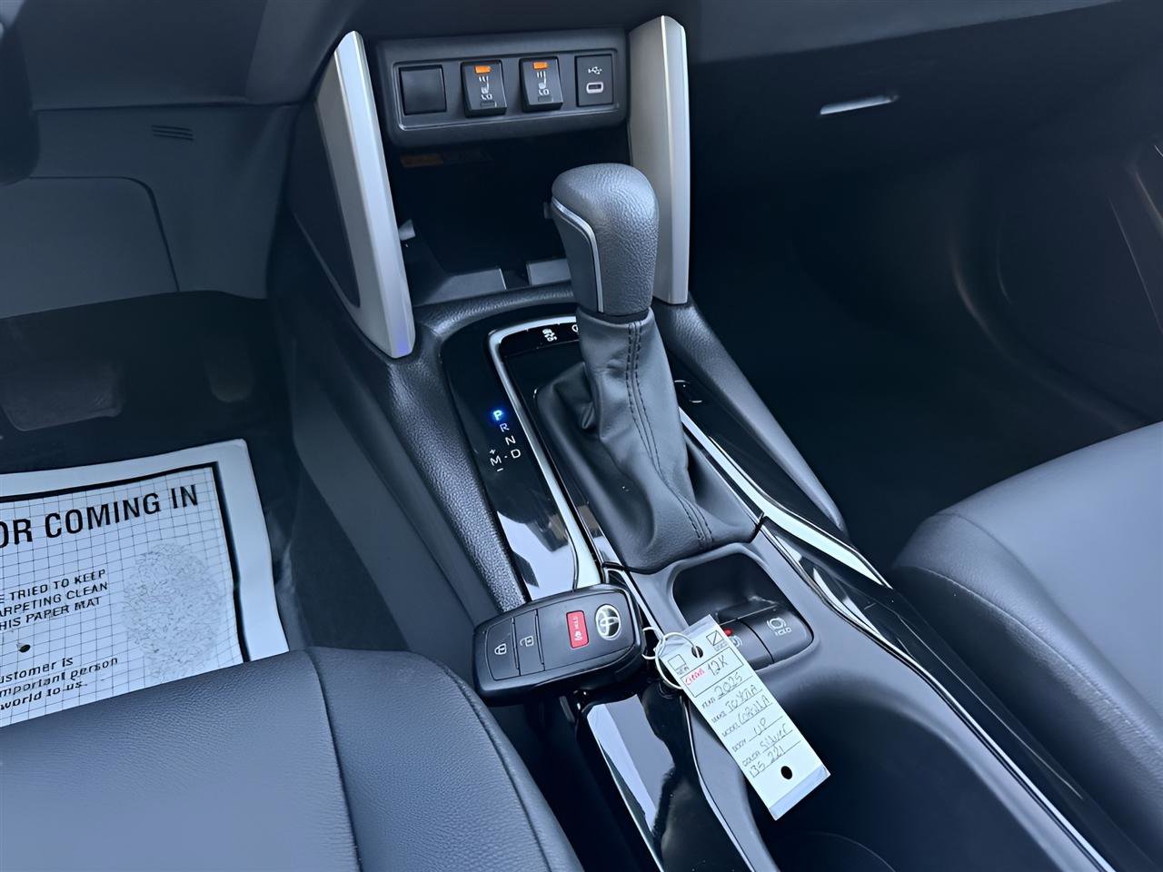 Used 2025 Toyota Corolla Cross XLE image 19