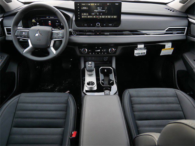 New 2026 Mitsubishi Outlander SE image 7