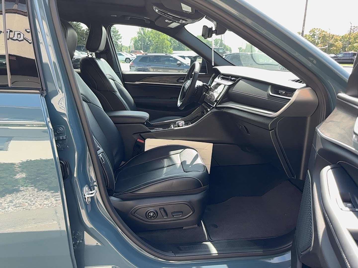 New 2026 Jeep Grand Cherokee L Limited AWD/4WD image 6