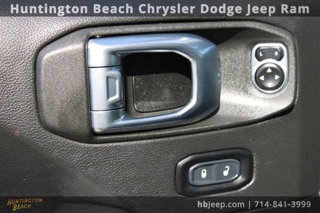 Used 2023 Jeep Wrangler Unlimited Sahara image 12