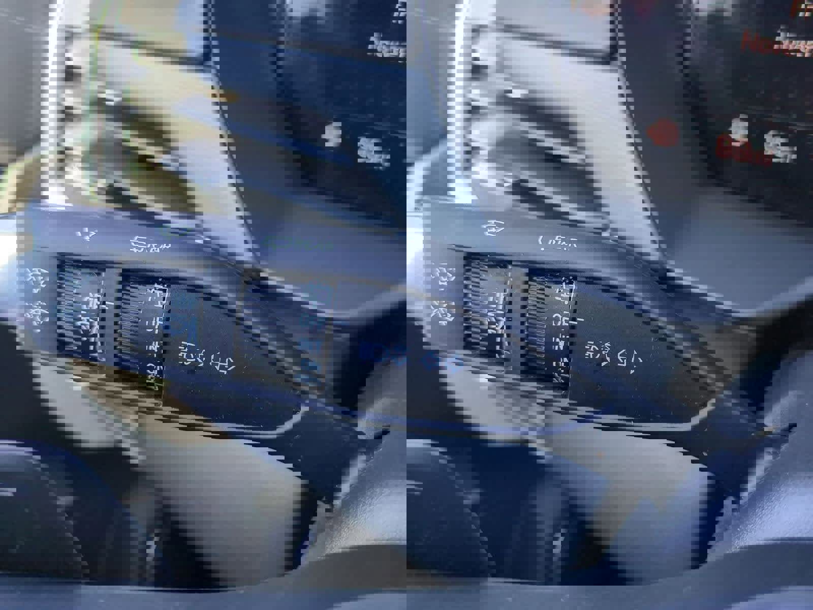 Used 2025 GMC Acadia Elevation image 25