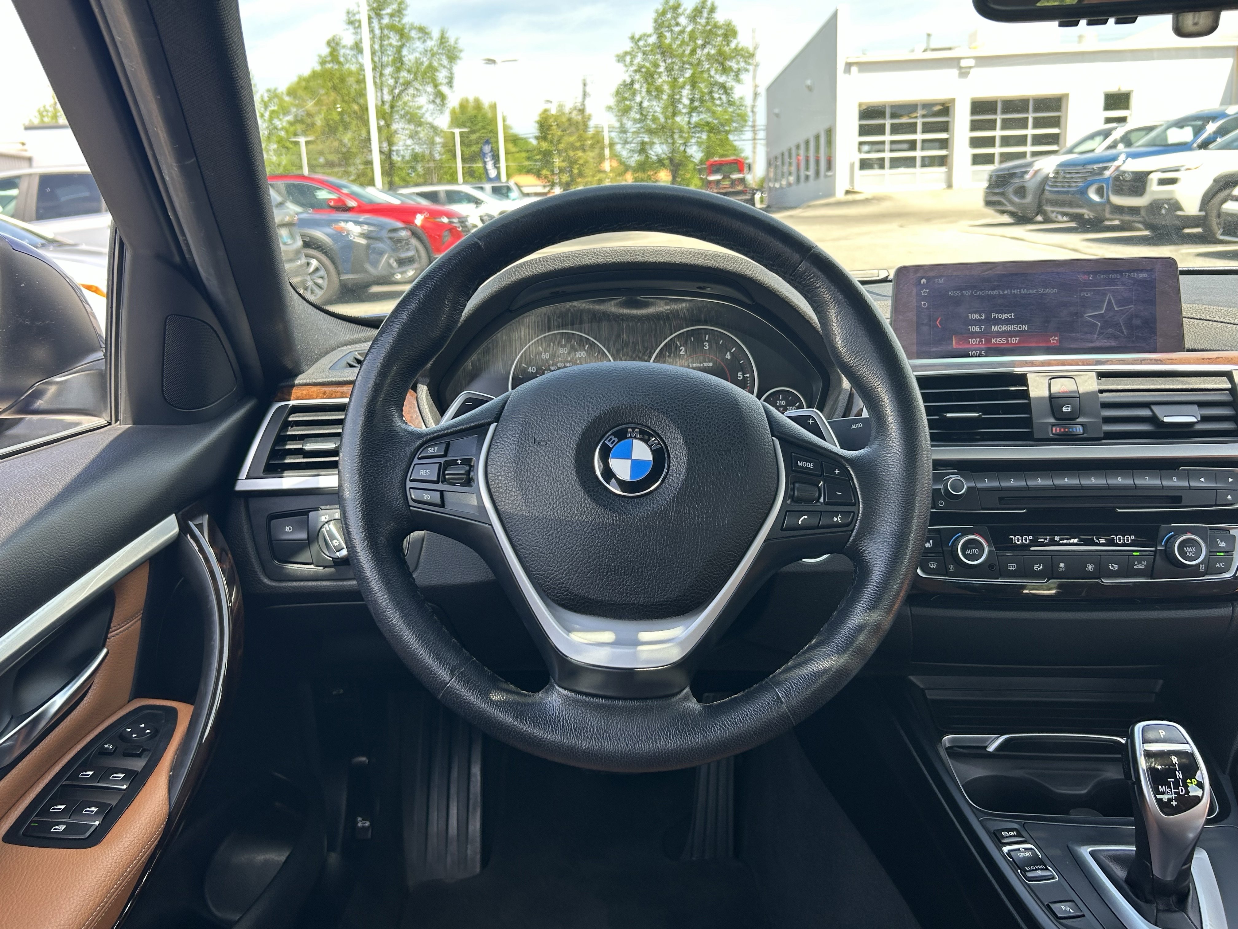 Used 2018 BMW 328d xDrive Sedan w/ Convenience Package image 11