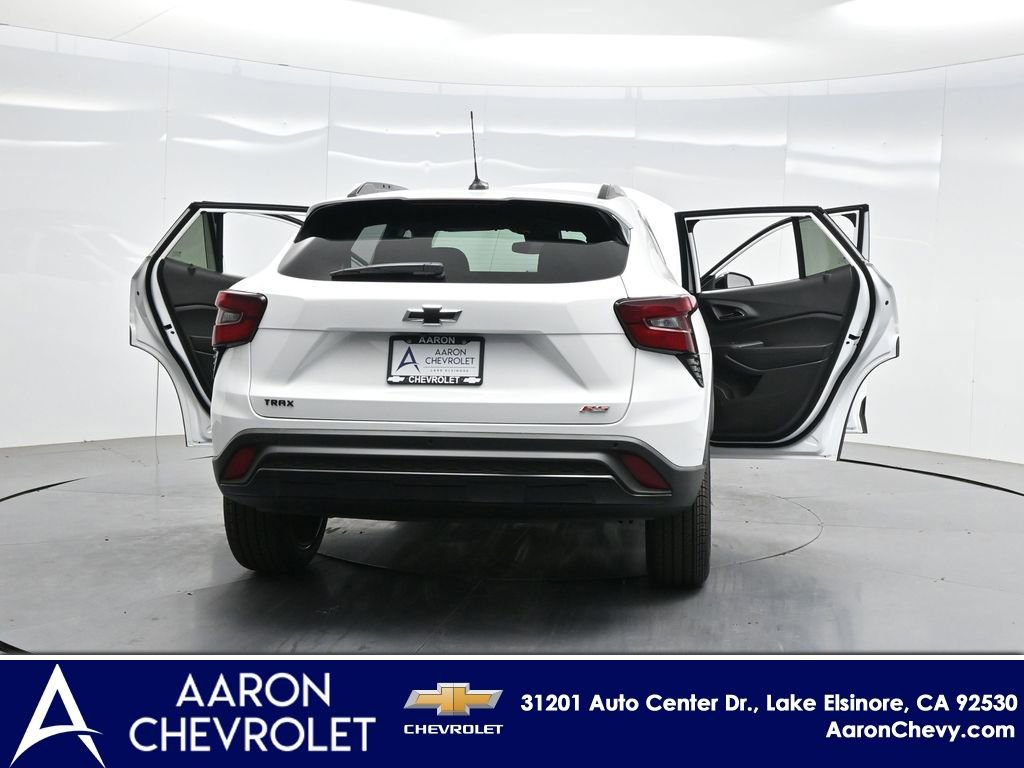 New 2026 Chevrolet Trax RS w/ Driver Confidence Package FWD image 44