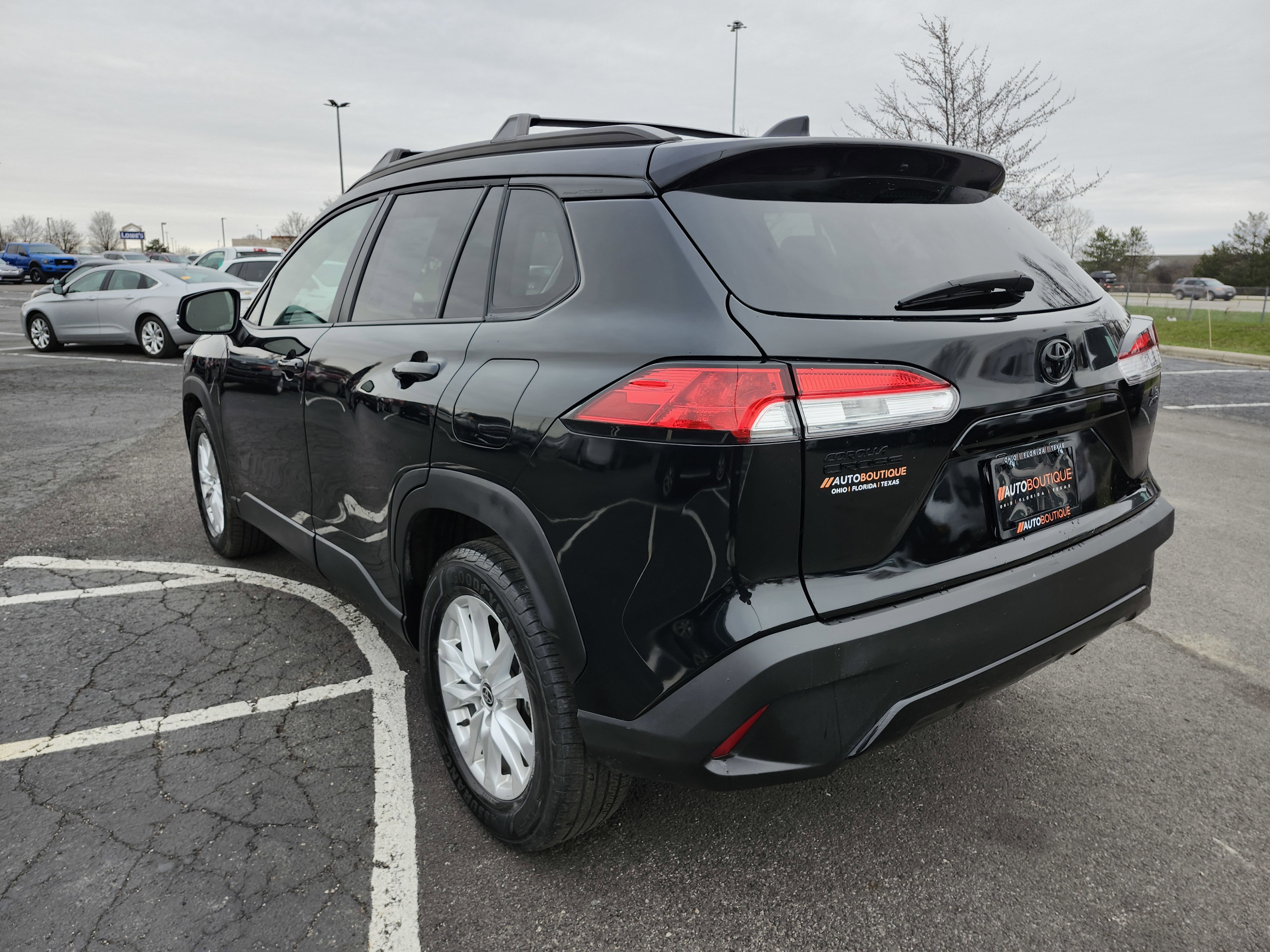 Used 2023 Toyota Corolla Cross LE w/ Black Badges Package (TMS) AWD/4WD image 13