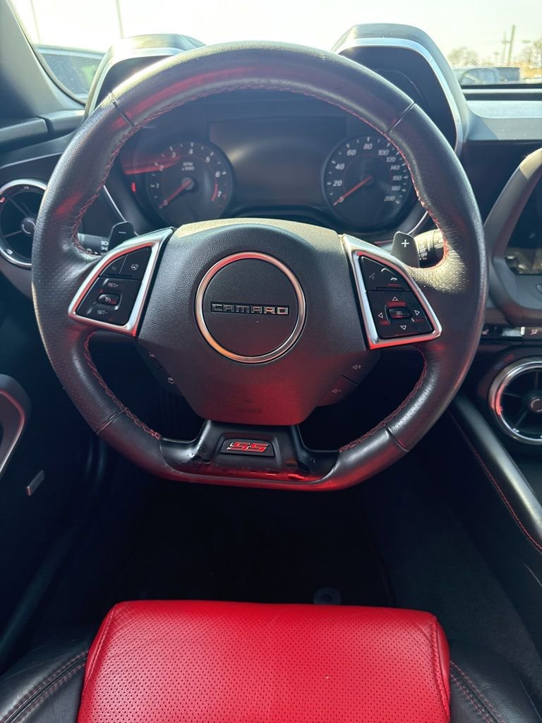 Used 2018 Chevrolet Camaro SS image 9