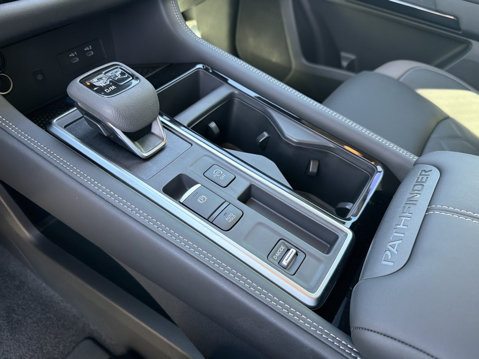 New 2026 Nissan Pathfinder Platinum FWD image 9