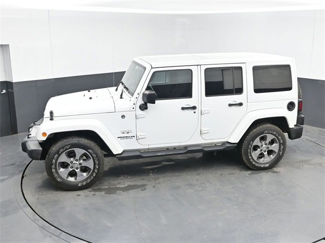 Used 2017 Jeep Wrangler Unlimited Sahara w/ Connectivity Group image 27