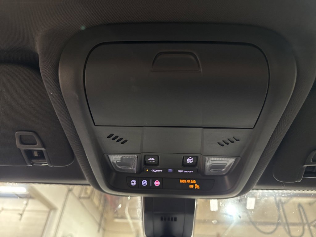 Used 2023 Chevrolet Equinox RS image 34