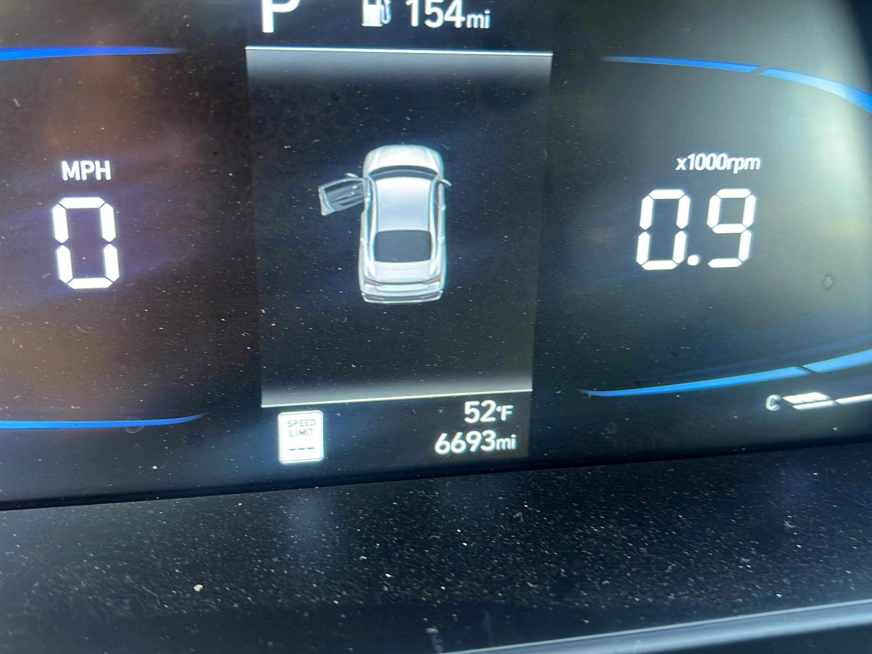 Certified 2025 Hyundai Elantra Sport image 13