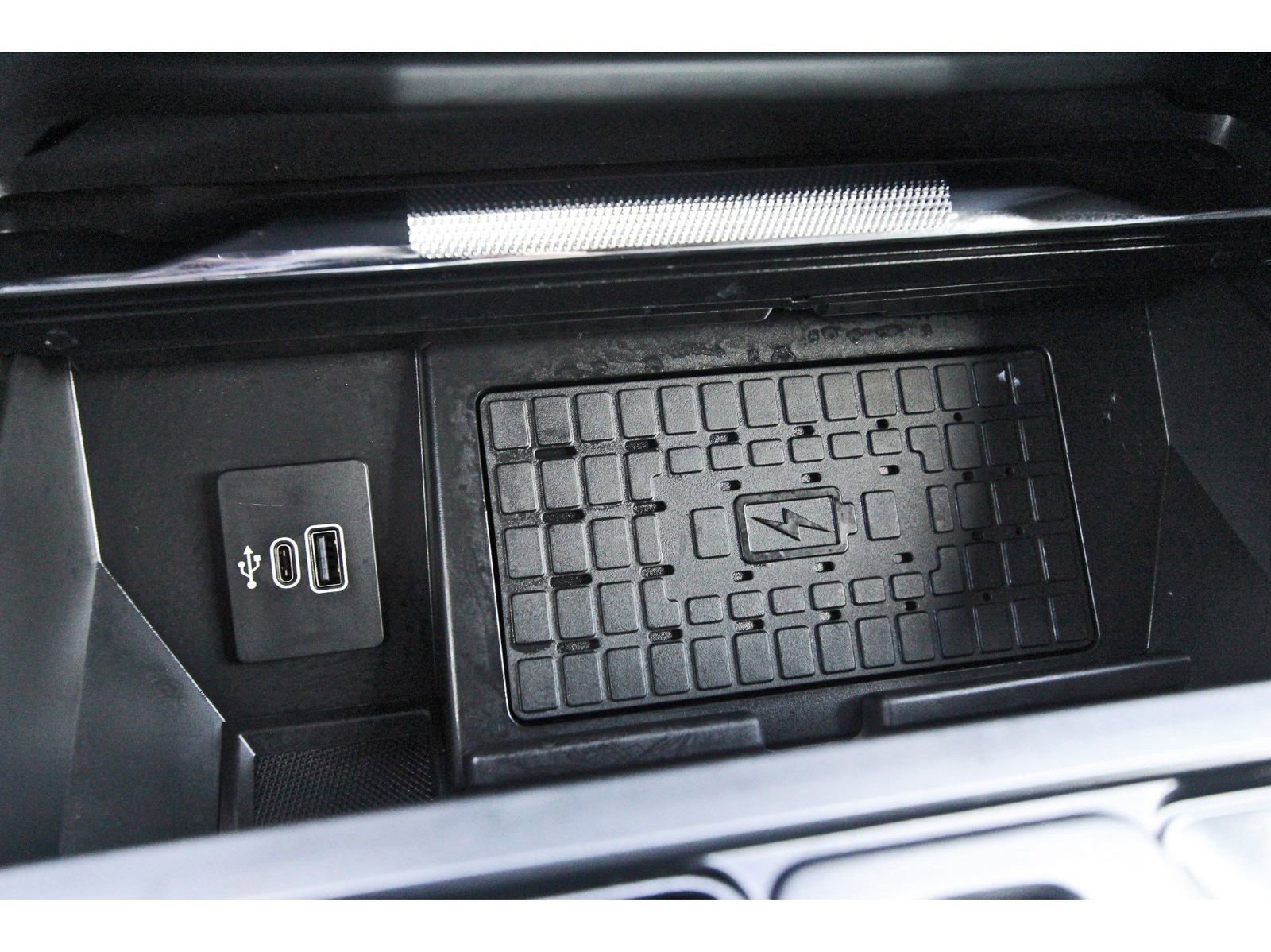 Used 2025 Ford F150 Platinum w/ FX4 Off-Road Package AWD/4WD image 30