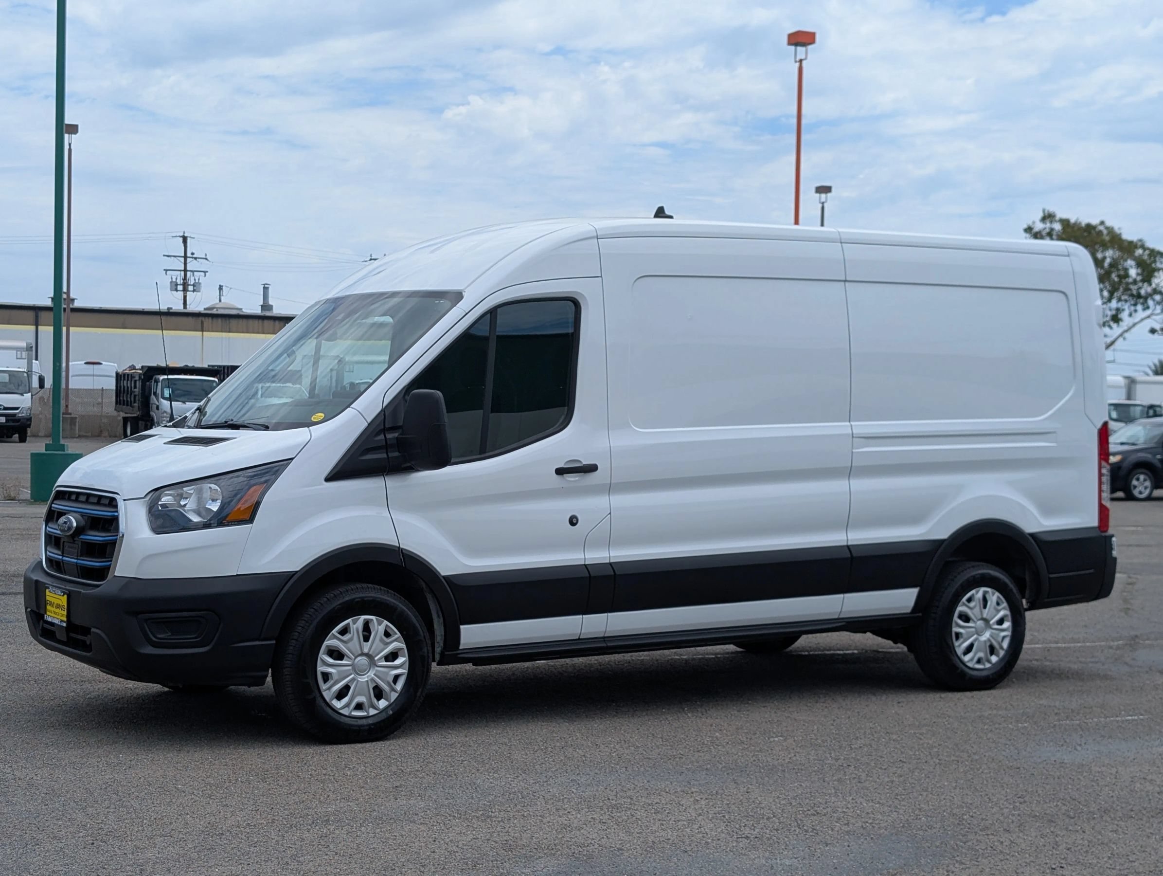 Used 2023 Ford E-Transit Medium Roof RWD image 4