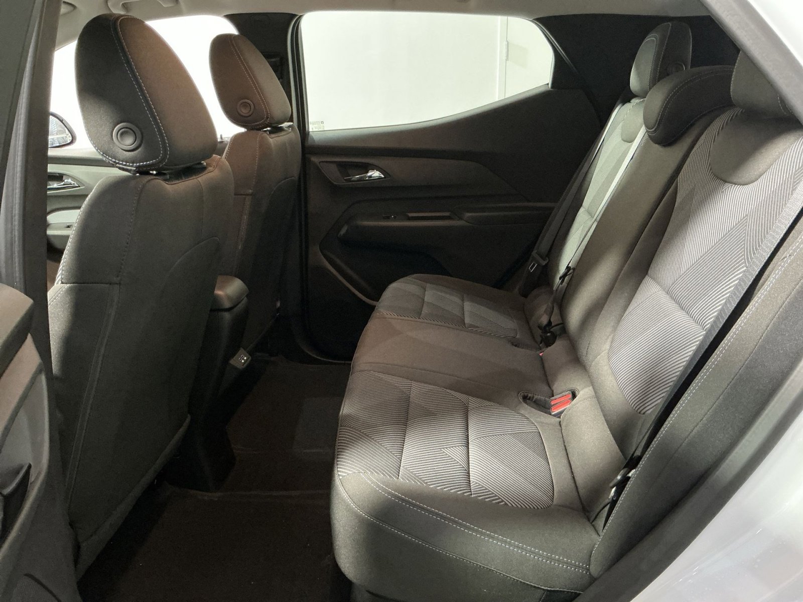 New 2027 Chevrolet Bolt LT w/ Comfort Package image 31