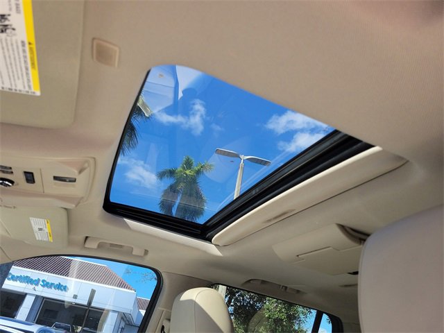 Used 2017 Cadillac Escalade Luxury image 26