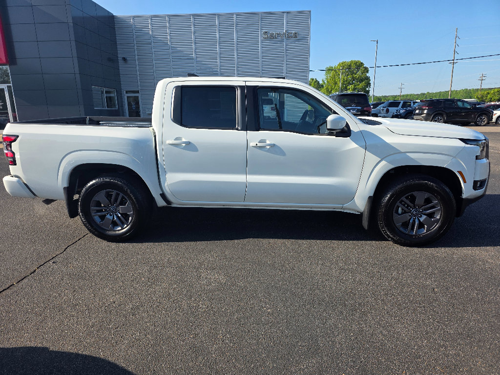 Used 2025 Nissan Frontier SV w/ SV Convenience Package AWD/4WD image 2