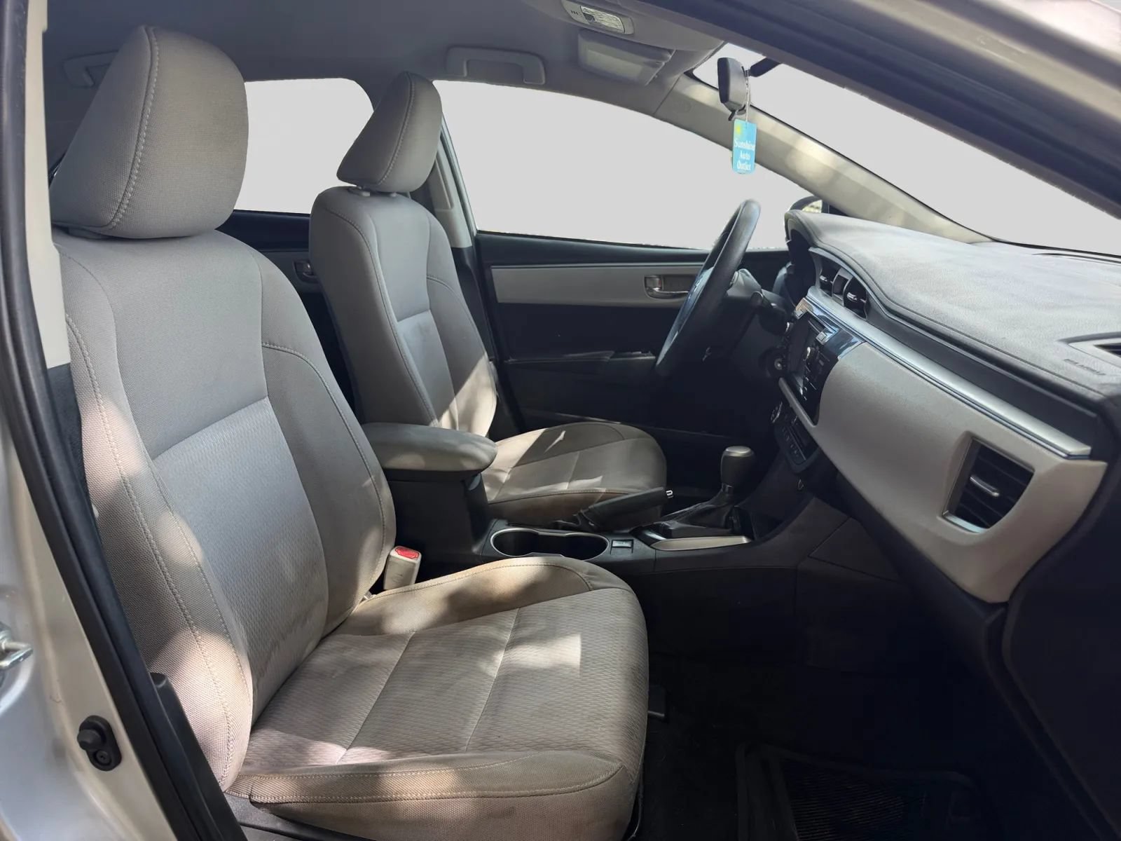 Used 2014 Toyota Corolla LE FWD image 15