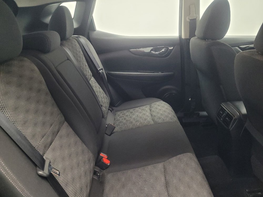 Used 2017 Nissan Rogue Sport SV w/ SV Premium Package image 19