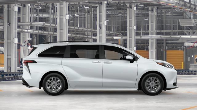 New 2026 Toyota Sienna XLE FWD image 14
