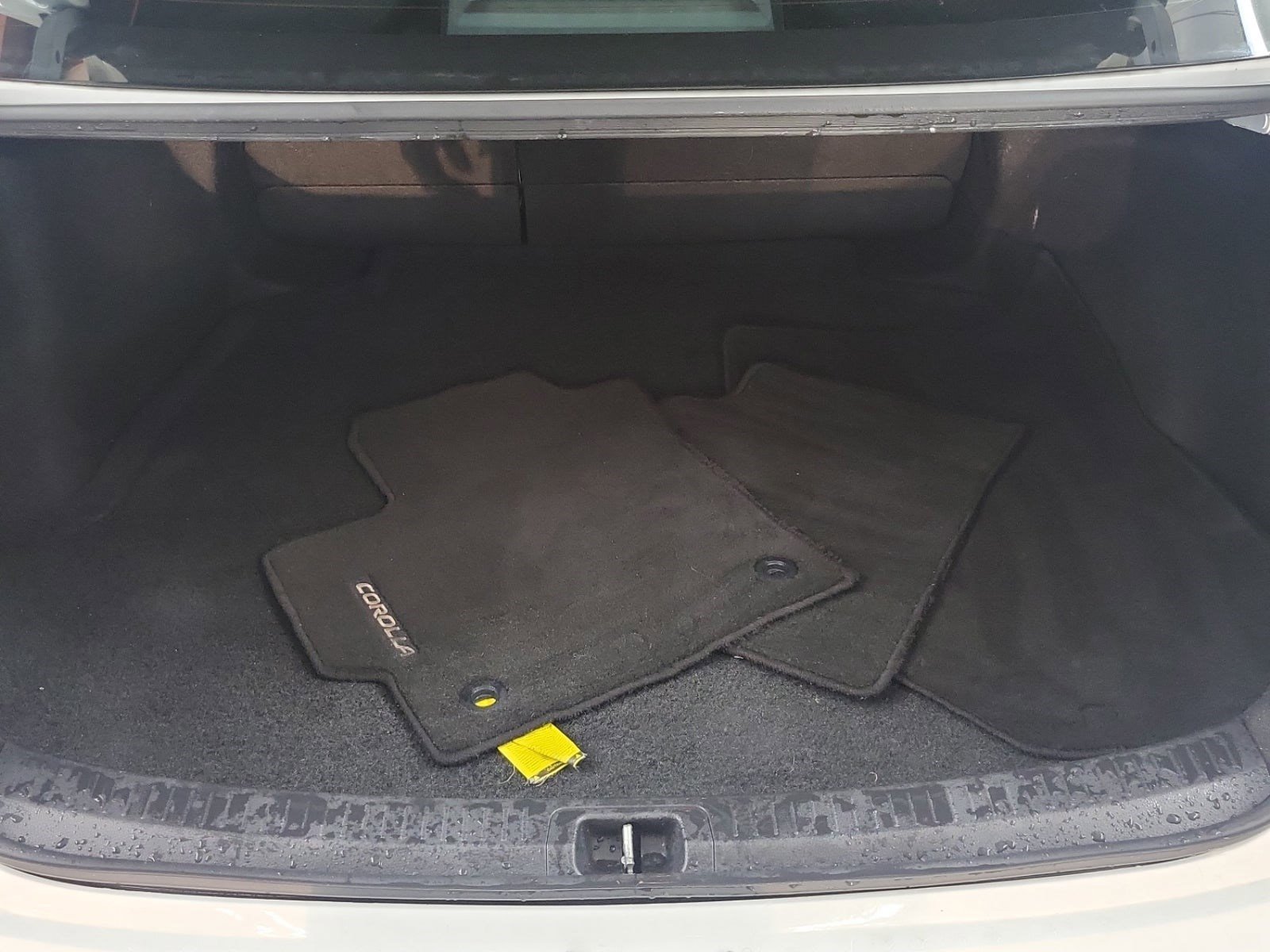 Used 2022 Toyota Corolla LE image 13