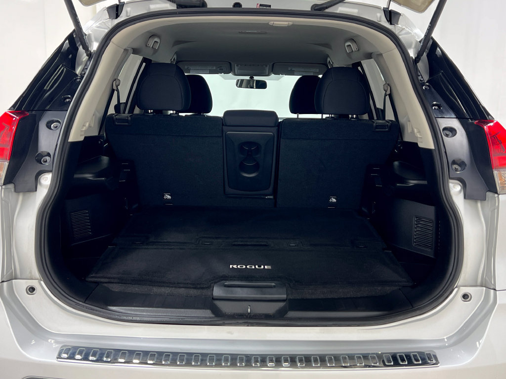 Used 2018 Nissan Rogue S AWD/4WD image 24