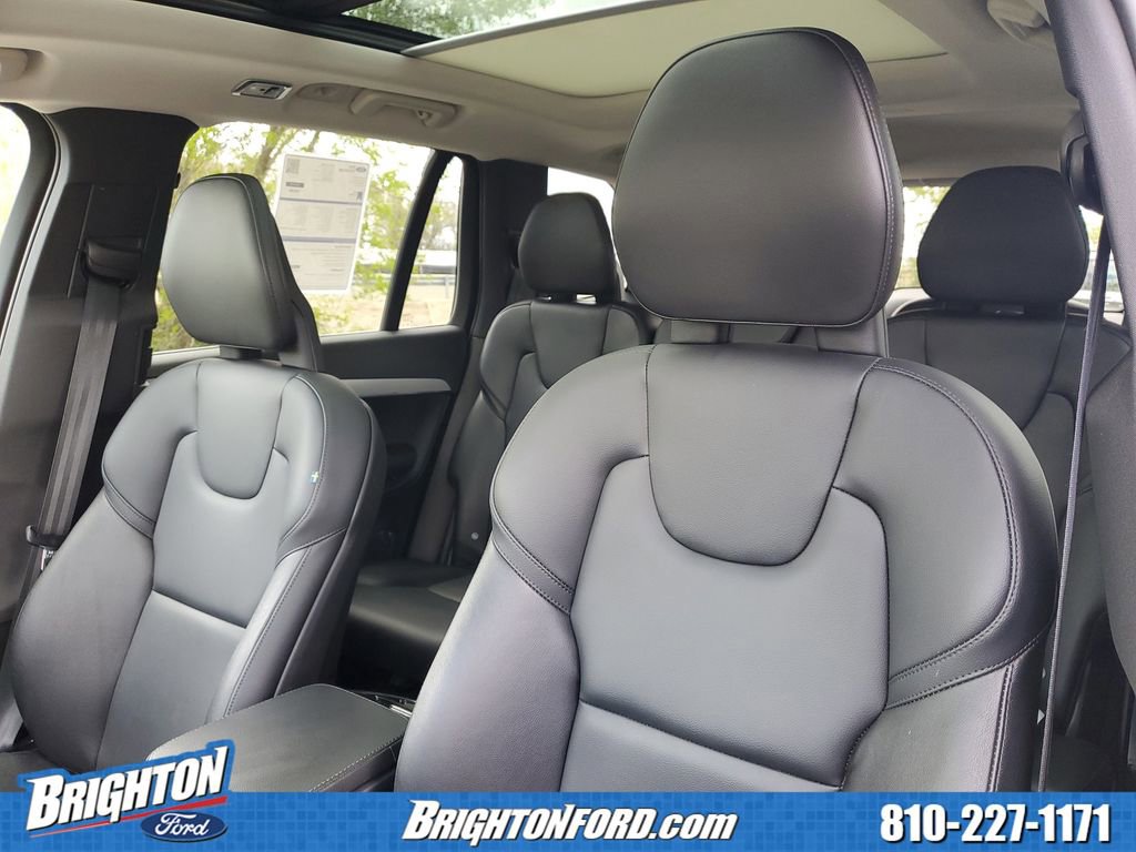 Used 2022 Volvo XC90 T5 Momentum w/ Climate Package AWD/4WD image 12