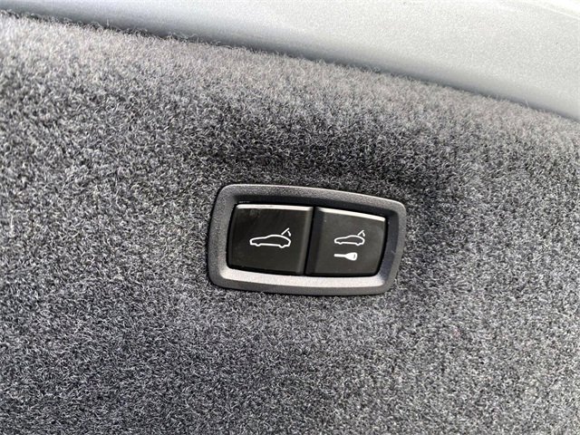 Used 2024 Porsche Taycan image 6