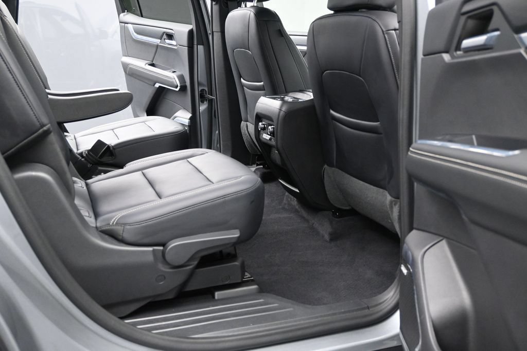 Used 2024 GMC Acadia Elevation w/ Luxury Package FWD image 18