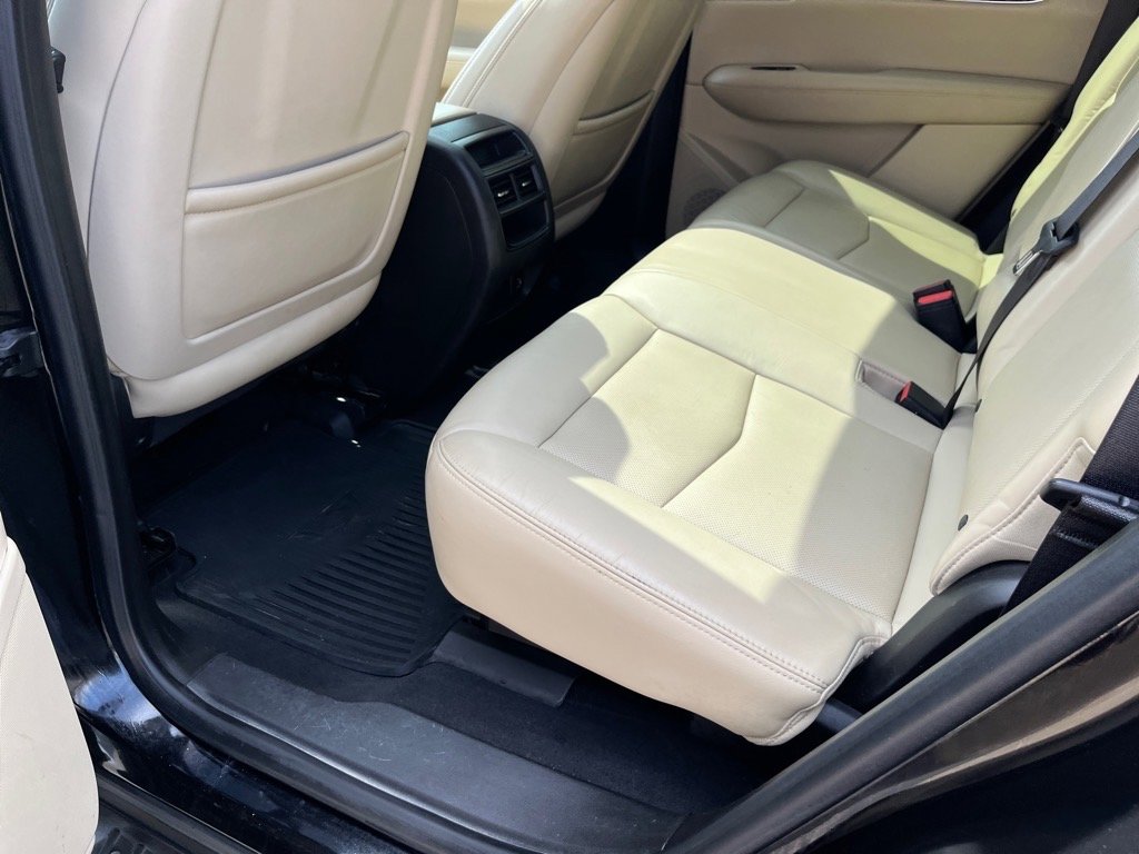 Used 2017 Cadillac XT5 Luxury w/ Driver Awareness Package image 9