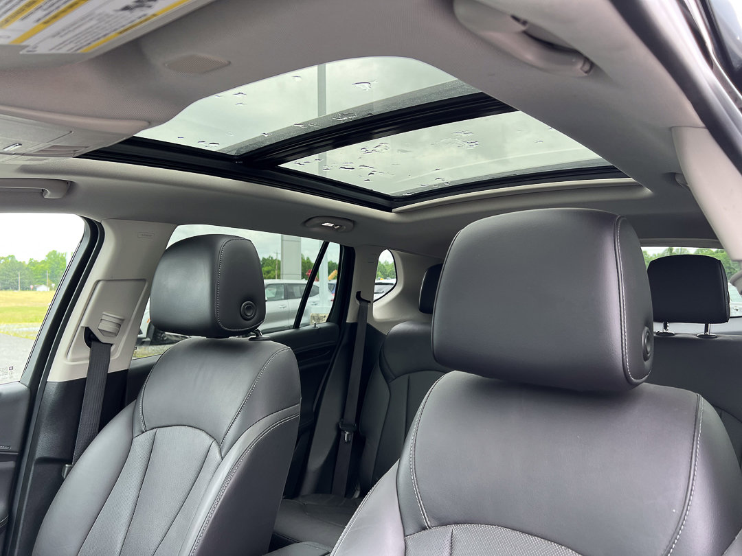 Used 2019 Buick Envision Essence FWD image 28