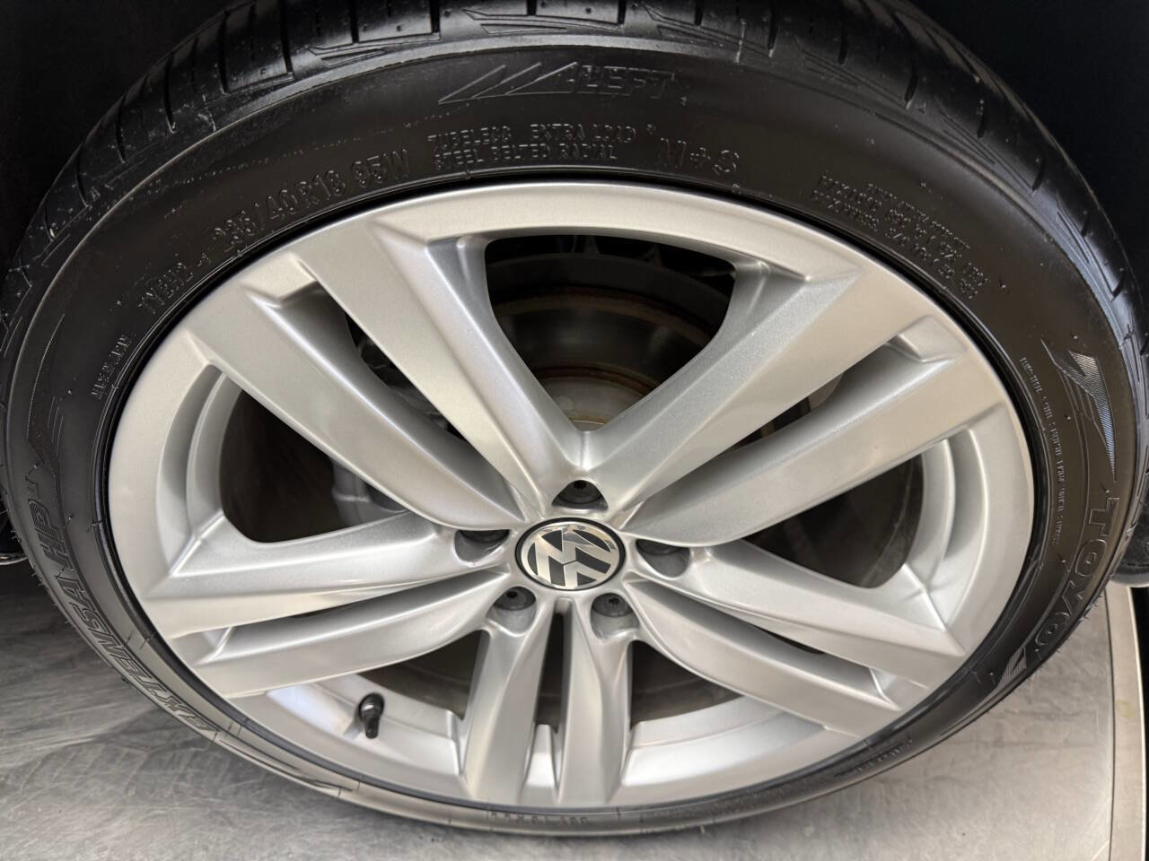 Used 2012 Volkswagen Eos Lux FWD image 22
