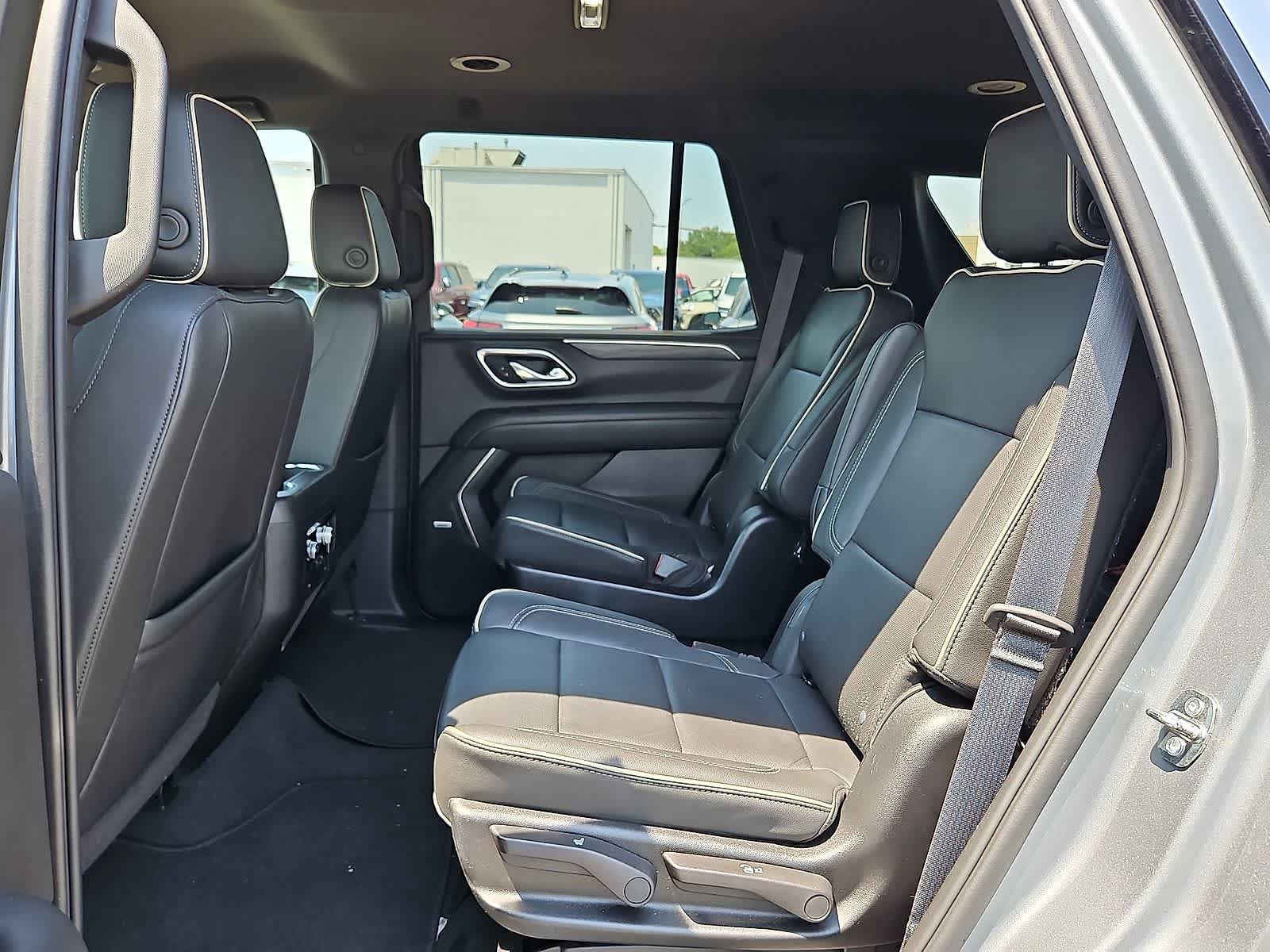 Used 2024 GMC Yukon SLT AWD/4WD image 30