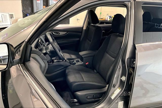 Used 2019 Nissan Rogue SV w/ Premium Package image 21