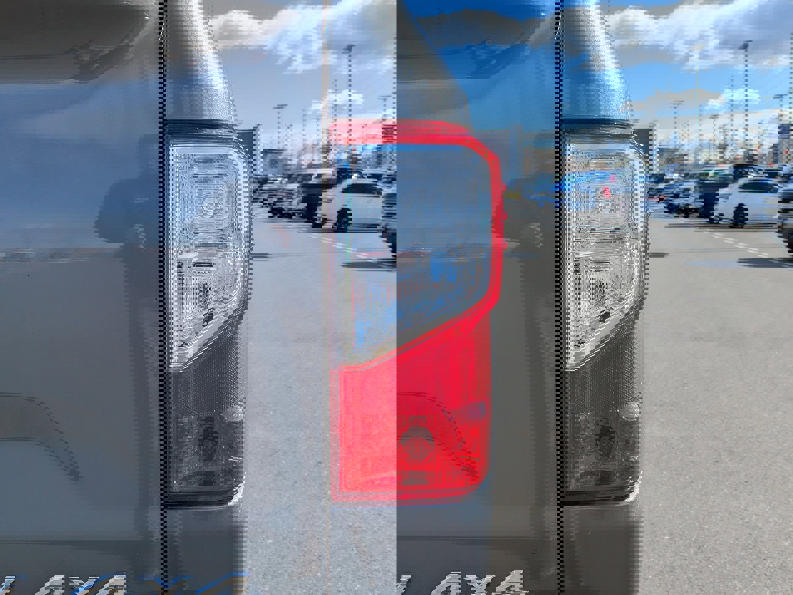 Used 2020 Nissan Titan SV w/ SV Convenience Package image 45