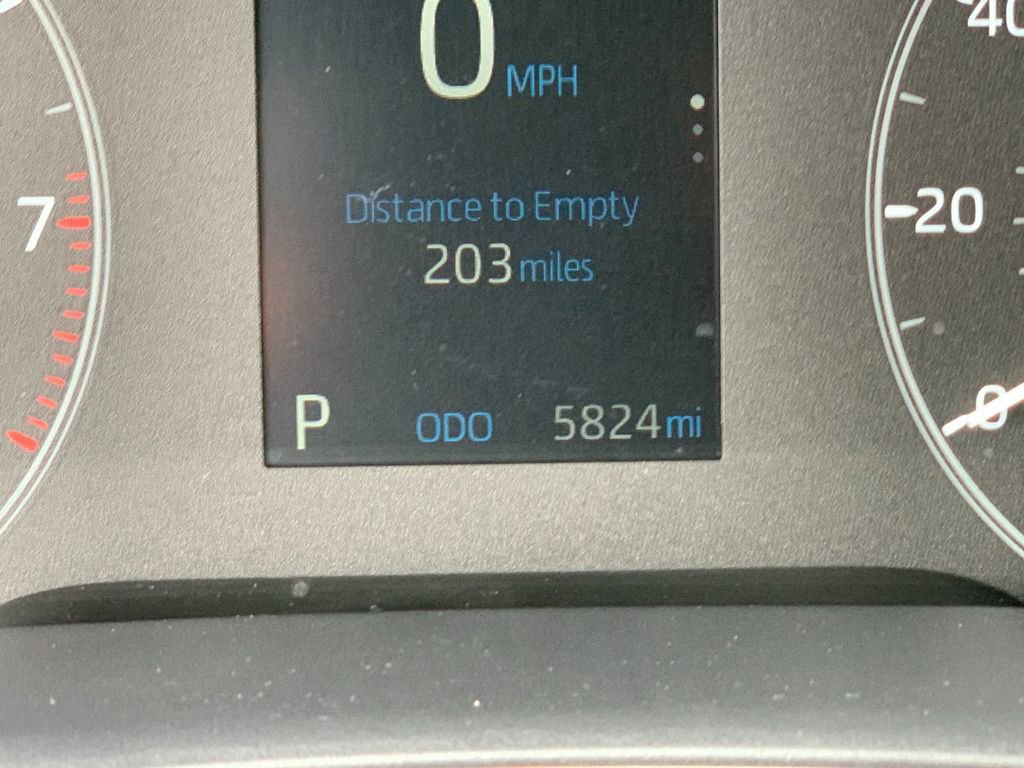 Used 2025 Toyota Corolla SE image 30