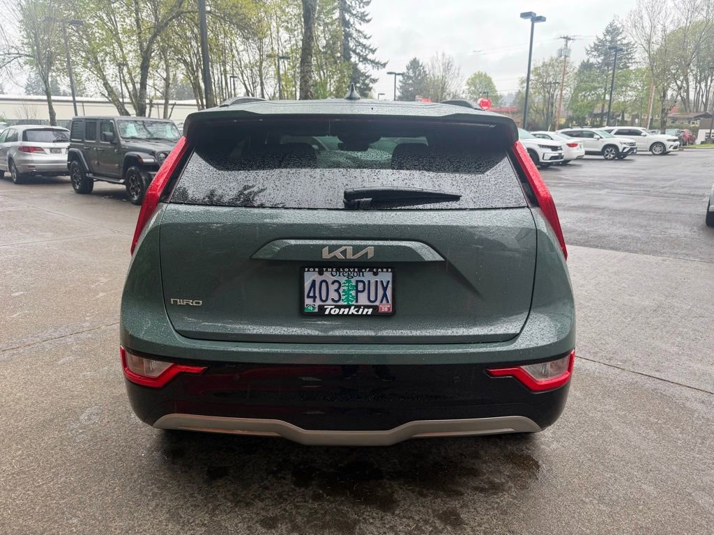 Used 2024 Kia Niro Wind w/ Wind Preserve Package FWD image 5
