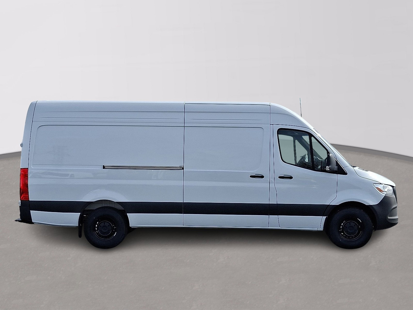 Used 2024 Mercedes-Benz Sprinter 2500 image 4