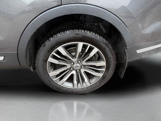 Used 2018 Ford Explorer Platinum image 28