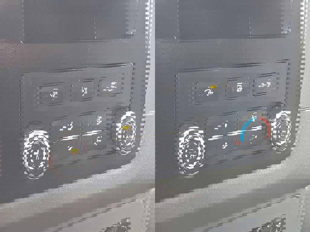 Used 2016 Nissan NV 3500 SV w/ SV Technology Package image 19