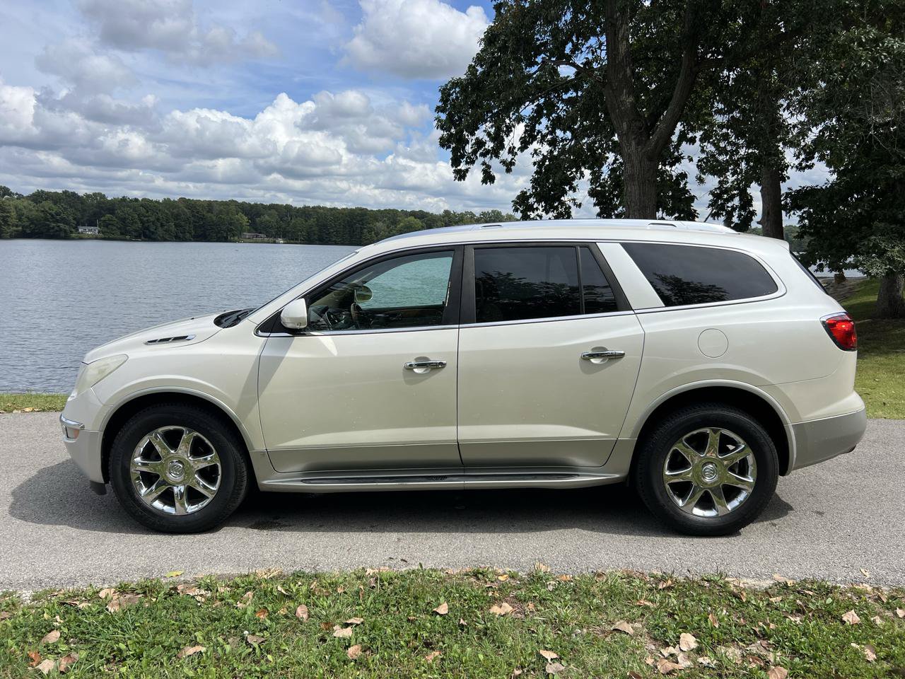 Used 2009 Buick Enclave CXL w/ Driver Confidence Package