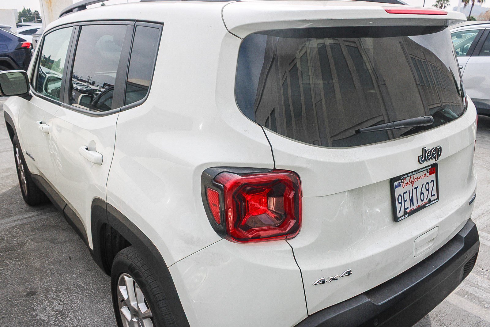 Used 2021 Jeep Renegade Latitude w/ Luxury Group I AWD/4WD image 13
