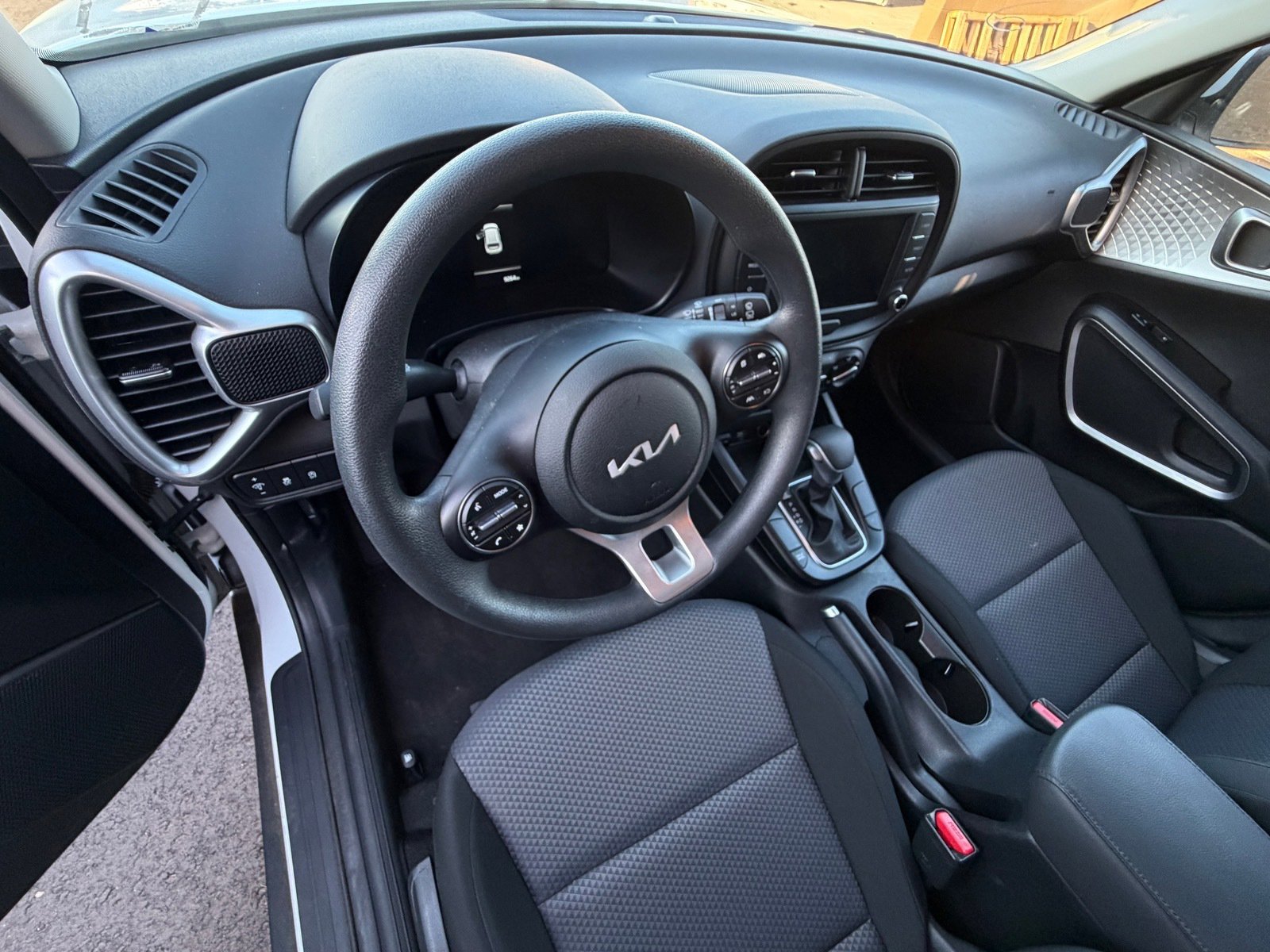 Certified 2025 Kia Soul LX FWD image 7
