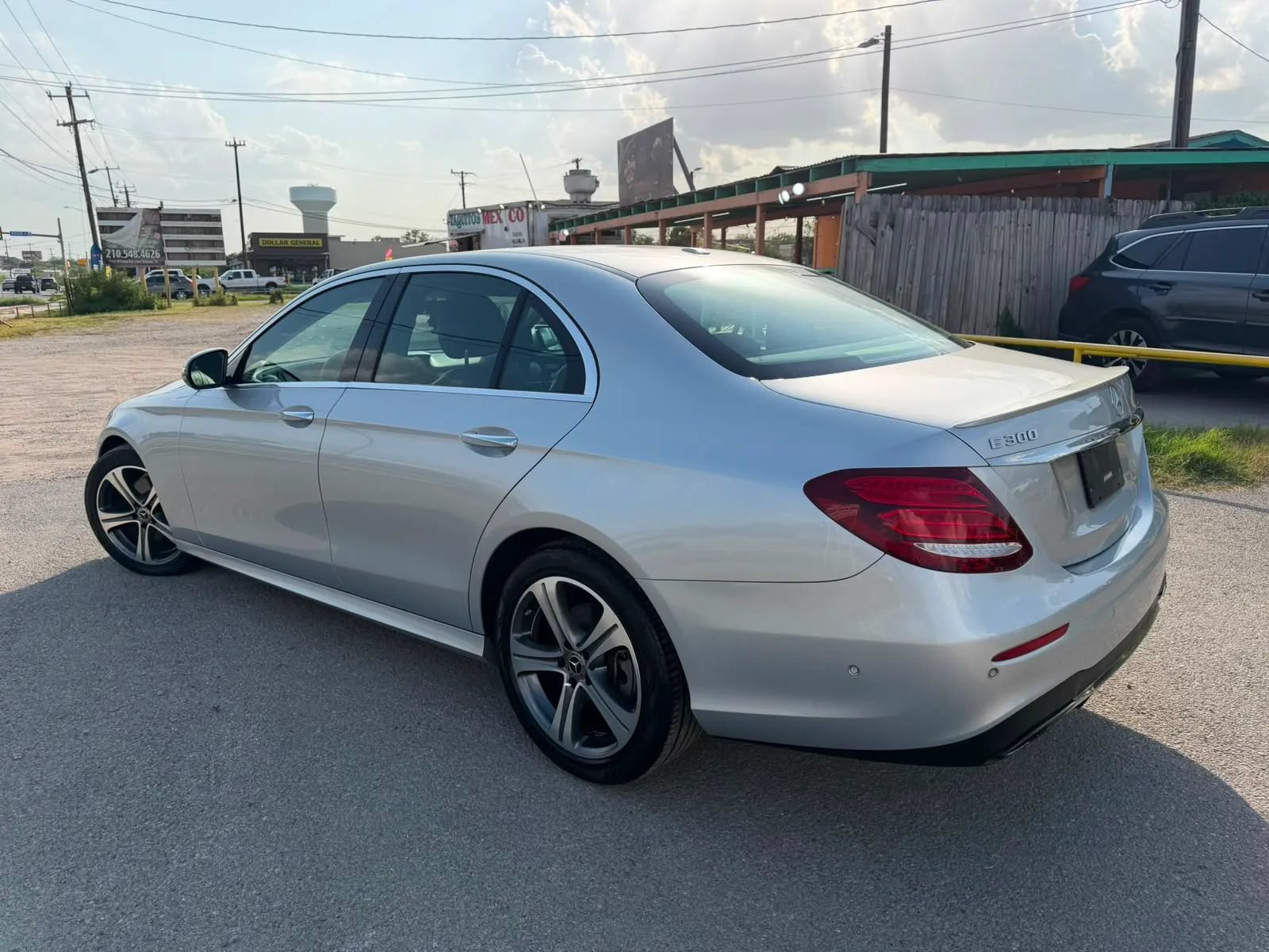Used 2018 Mercedes-Benz E 300 image 4