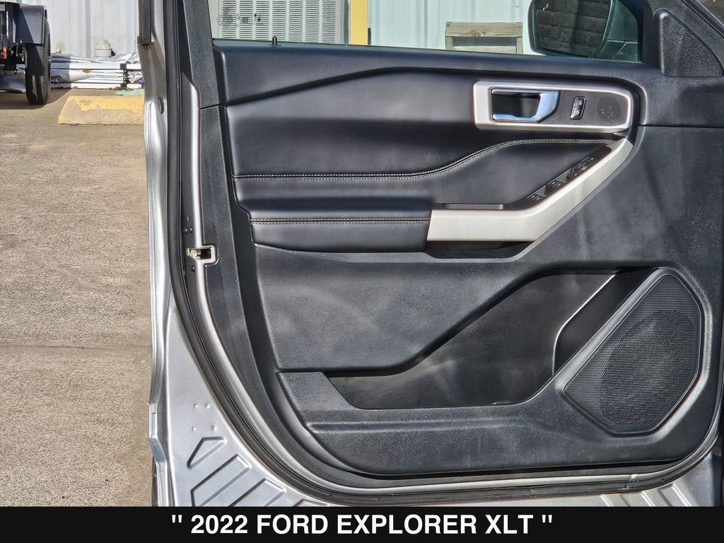 Used 2022 Ford Explorer XLT w/ Equipment Group 202A image 14