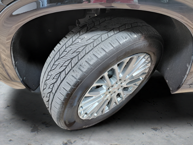 Used 2025 GMC Acadia Denali w/ LPO, Floor Liner Package AWD/4WD image 25
