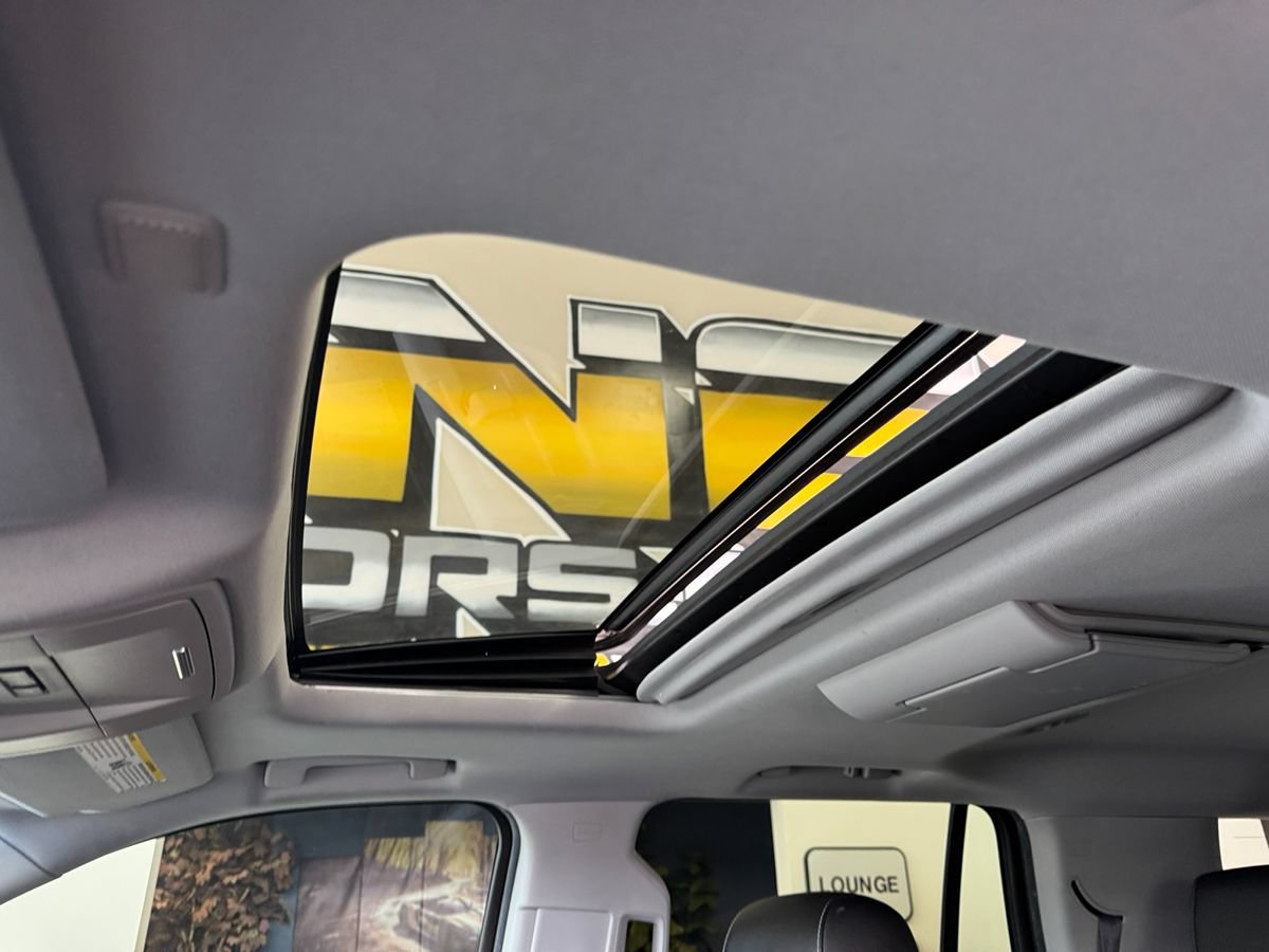 Used 2015 Chevrolet Tahoe LTZ AWD/4WD image 36
