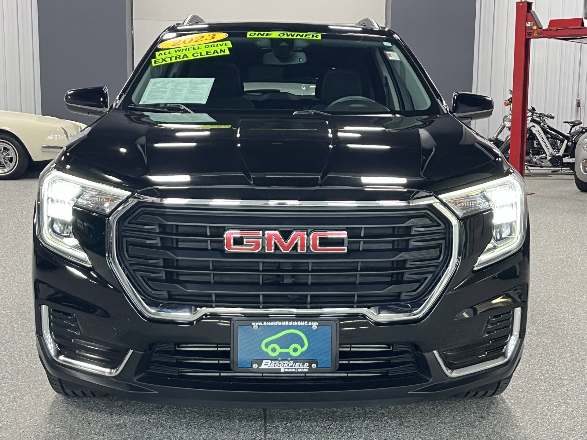 Certified 2023 GMC Terrain SLE w/ Driver Convenience Package image 7