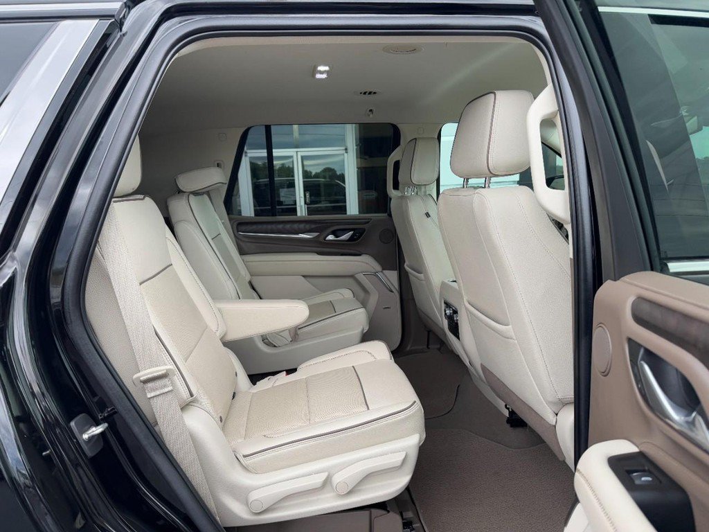 Used 2022 GMC Yukon Denali AWD/4WD image 13