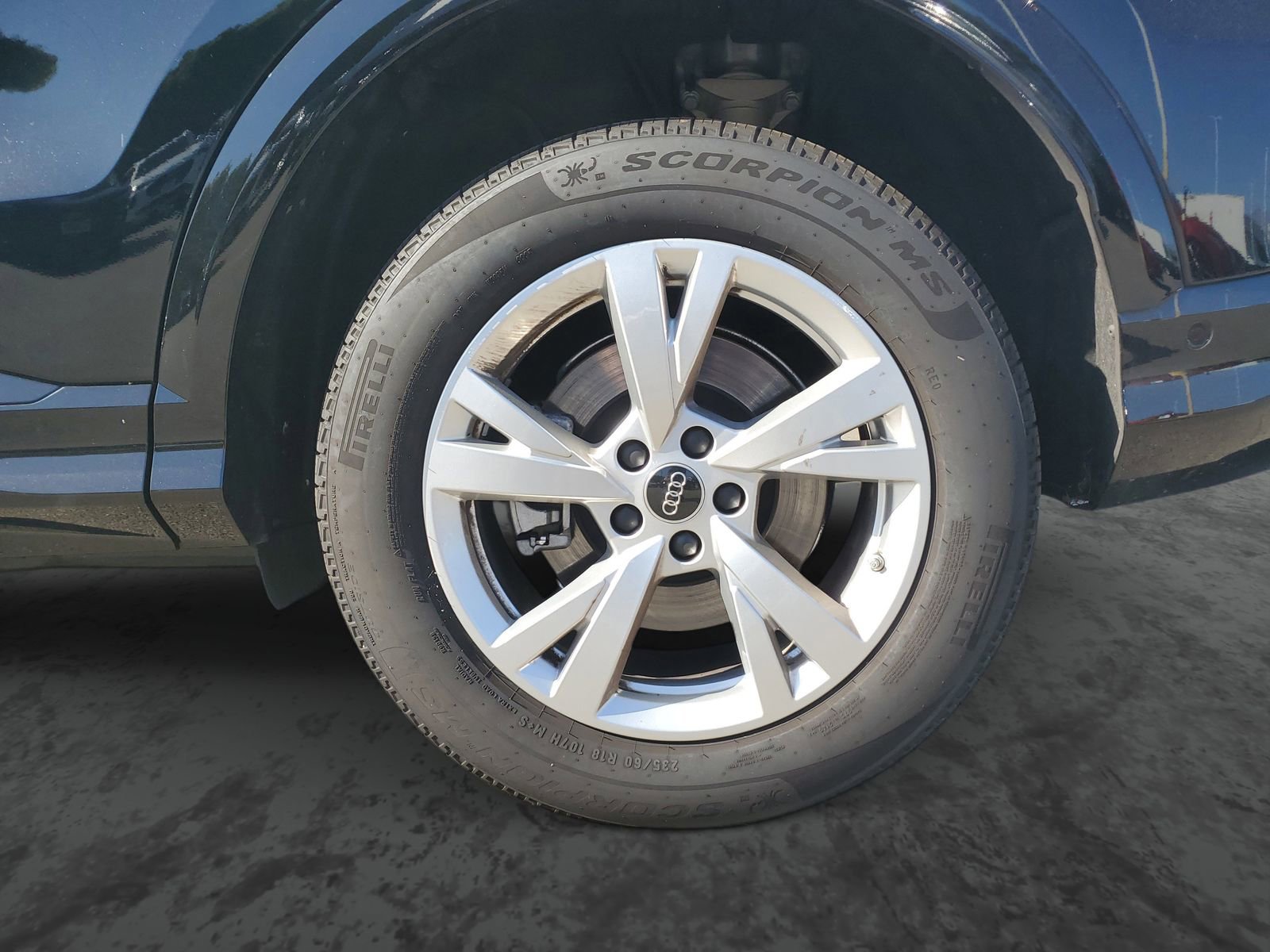 Used 2025 Audi Q5 Premium w/ Convenience Package image 5